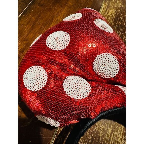 Disney Minnie Mouse Large Sequined aRed Polka Dot Bow Headband - Picture 3 of 6